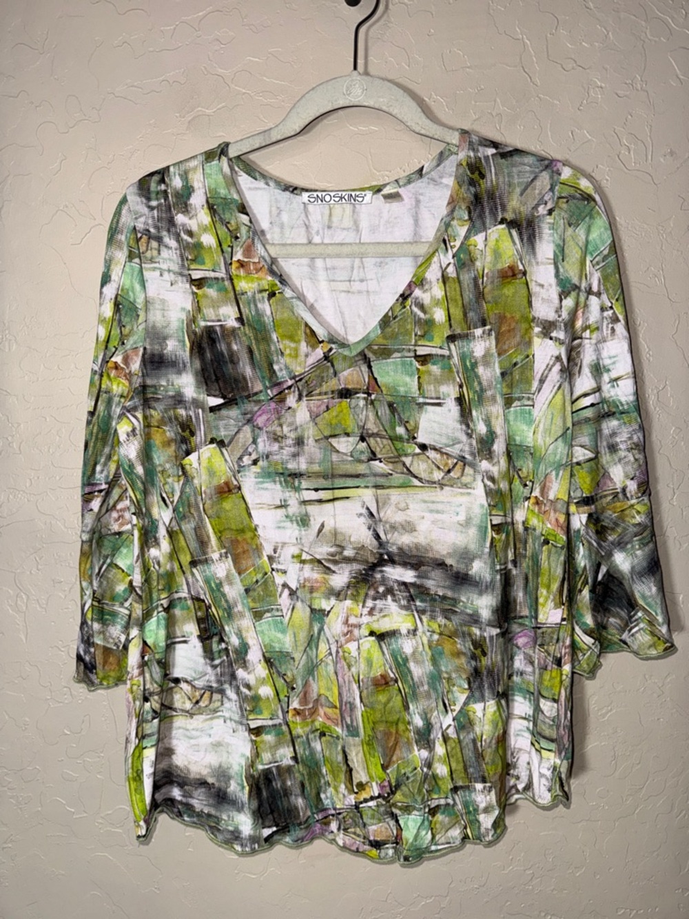 Sno Skins Paper Mache 3/4 Sleeve V-Neck top abstract print womens size medium